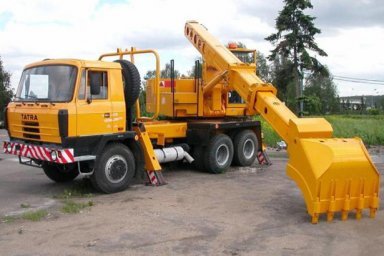 Экскаватор-планировщик UDS 114 на базе Tatra 815